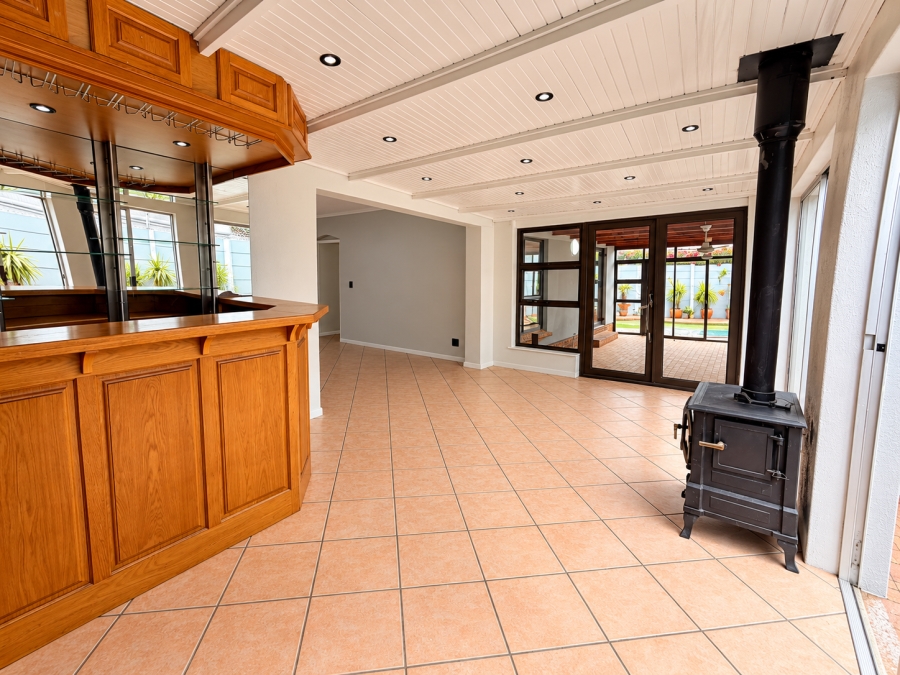 4 Bedroom Property for Sale in Bothasig Western Cape